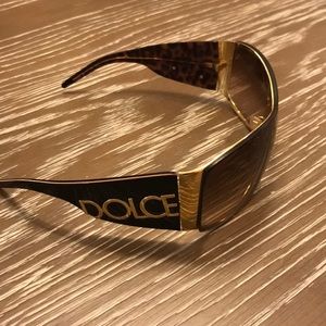 AUTHENTIC DOLCE & GABBANA SUNGLASSES 🕶